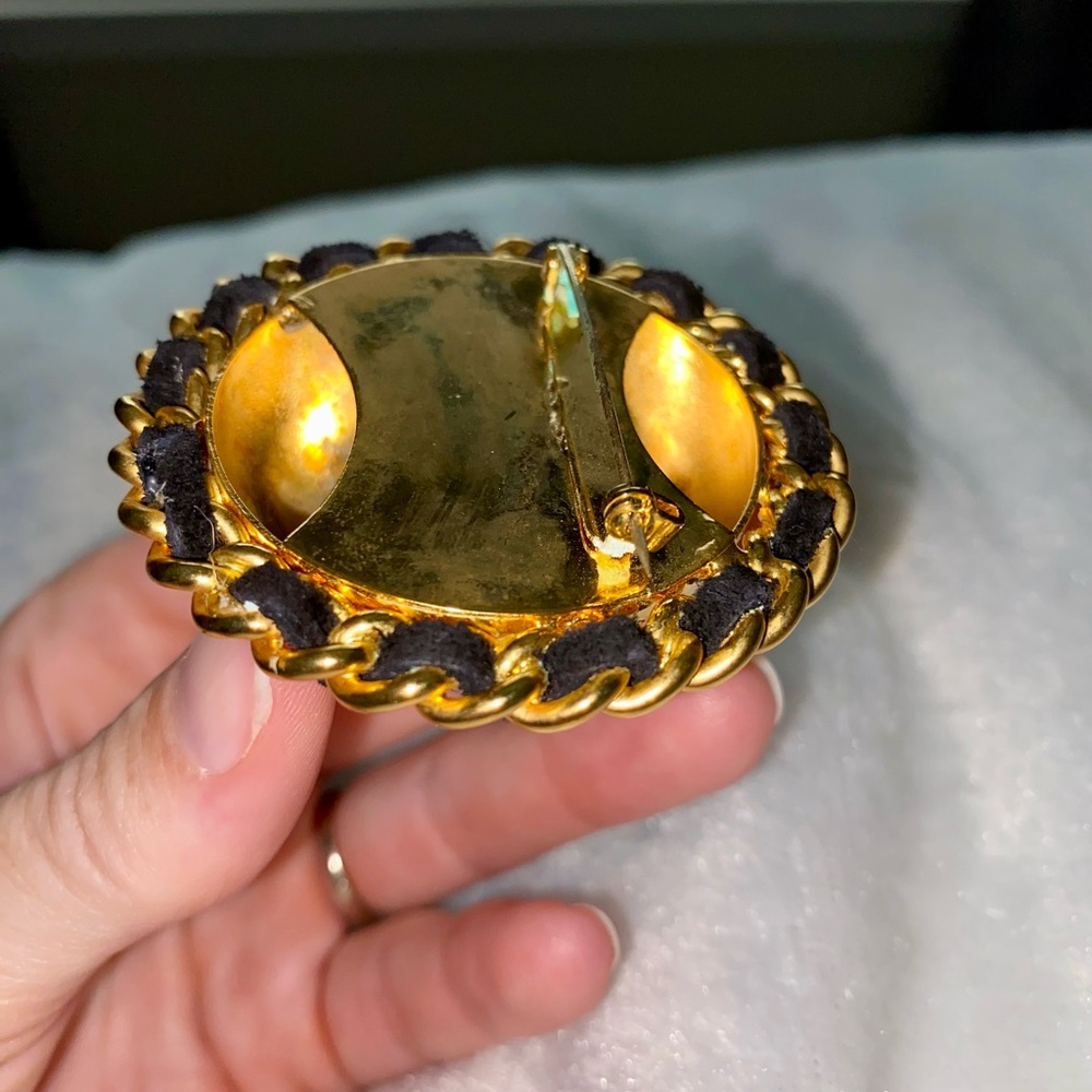 Vintage Gold-Tone Chain Brooch - Picture 5 of 5